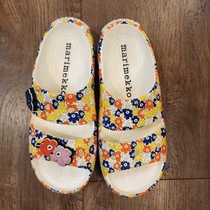 Crocs x Marimekko Classic Slides Sandals Shoes Floral Women's size 7 Men's 5